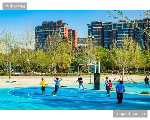 体育公园的特许经营权，究竟应该兼容市民的免费使用权，还是优先保障投资回报？
